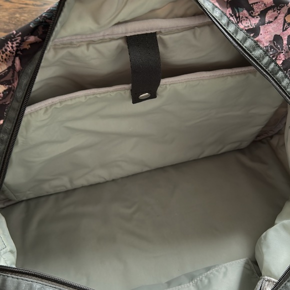 LeSportSac Floral Bag - Picture 5 of 10